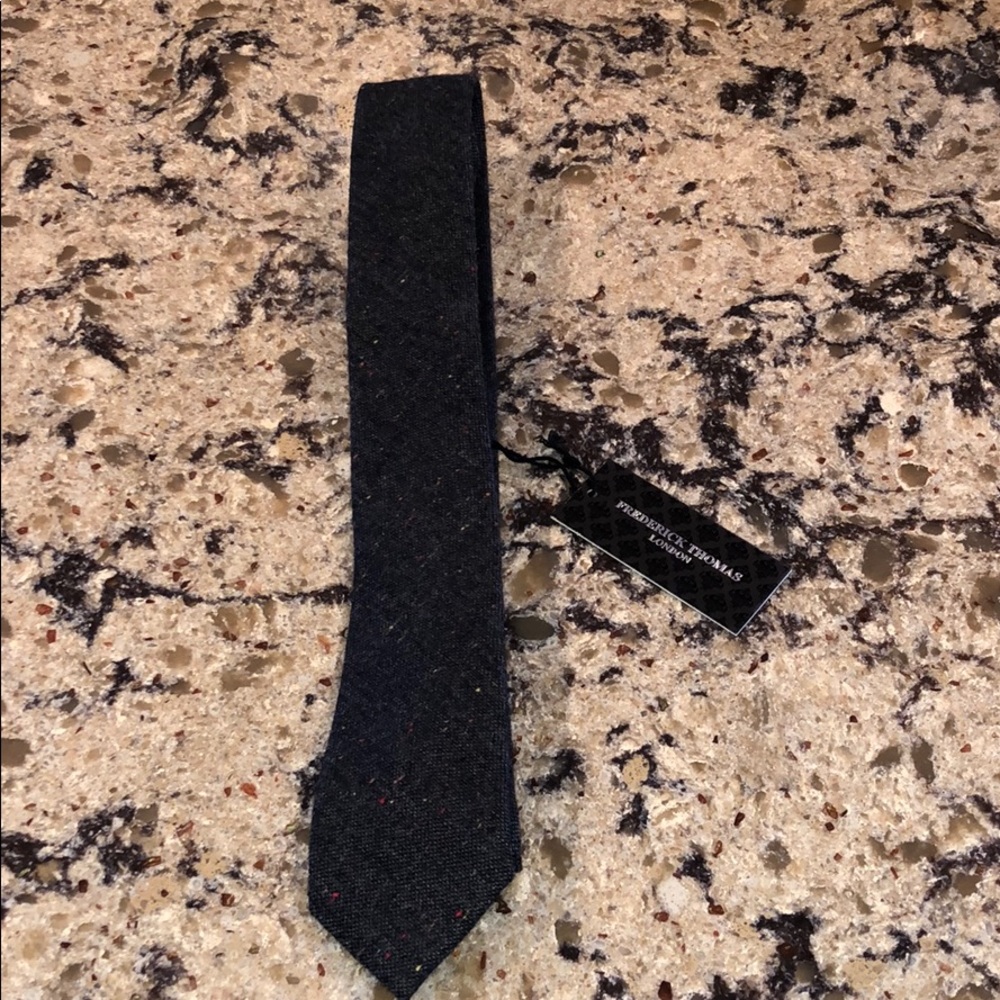 Men’s NWT Tie